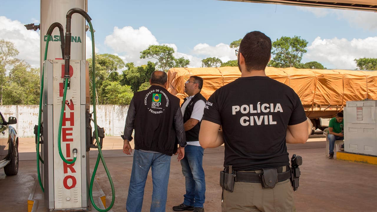 POLÍCIA CIVIL, ANP E PROCON FISCALIZAM POSTOS DE COMBUSTÍVEIS DURANTE A OPERAÇÃO INTEGRADA “CIBUS”